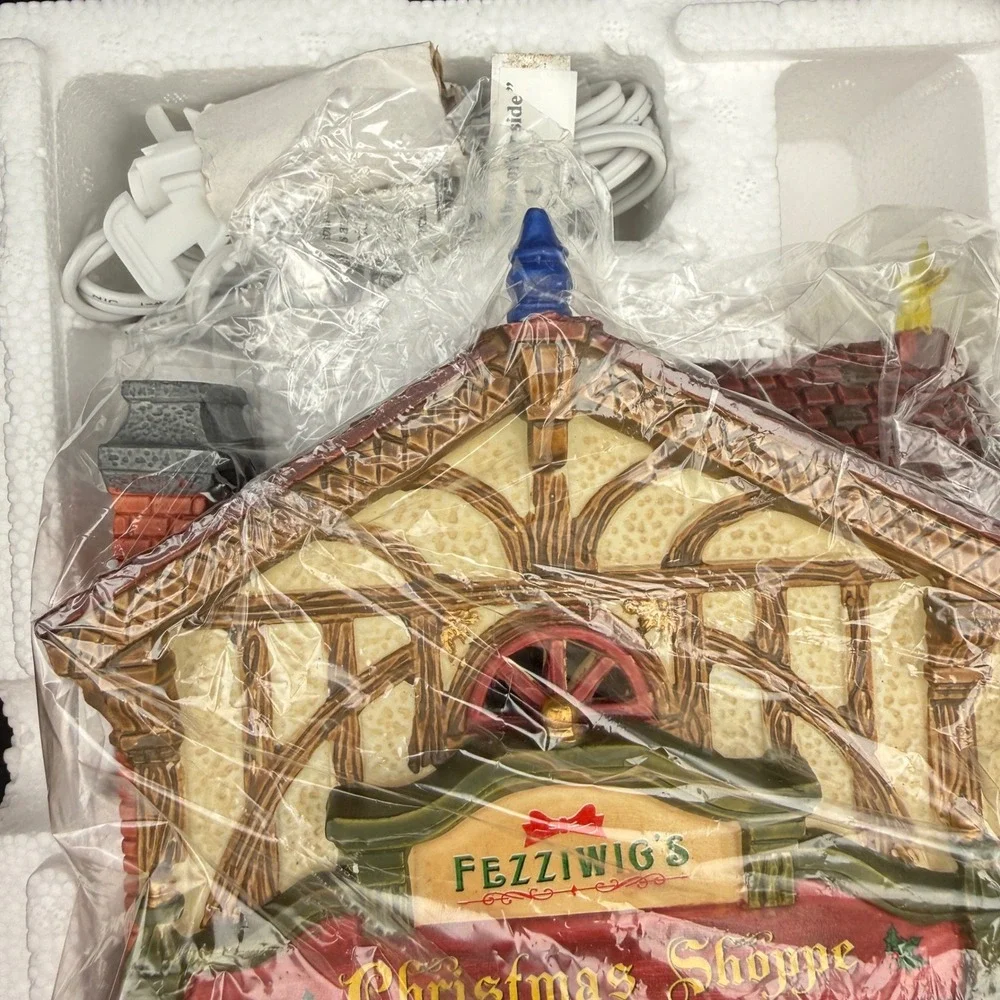 Lemax Pawfection Dog Cat Pet Bakery Christmas Shoppe Building Caddington Village